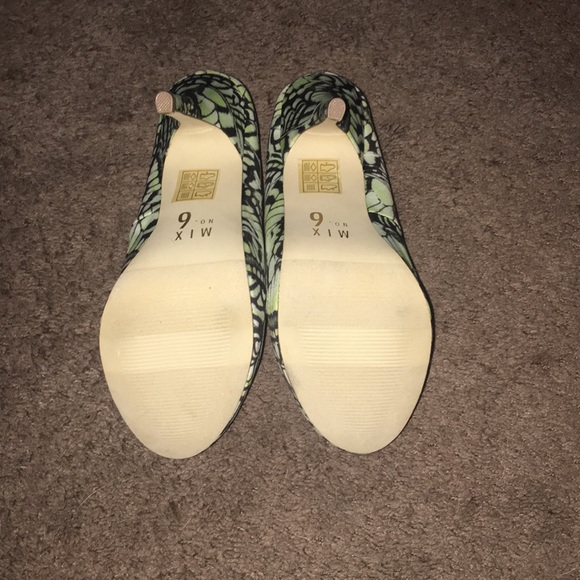 Heels - Picture 3 of 3